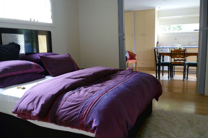 Room 6 of 33
