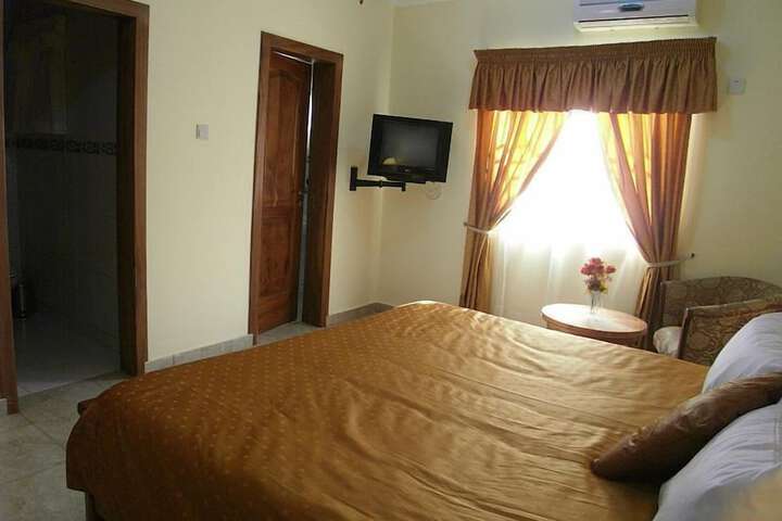 Room 16 of 34
