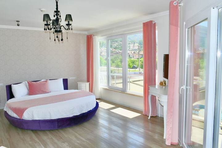 Room 15 of 106