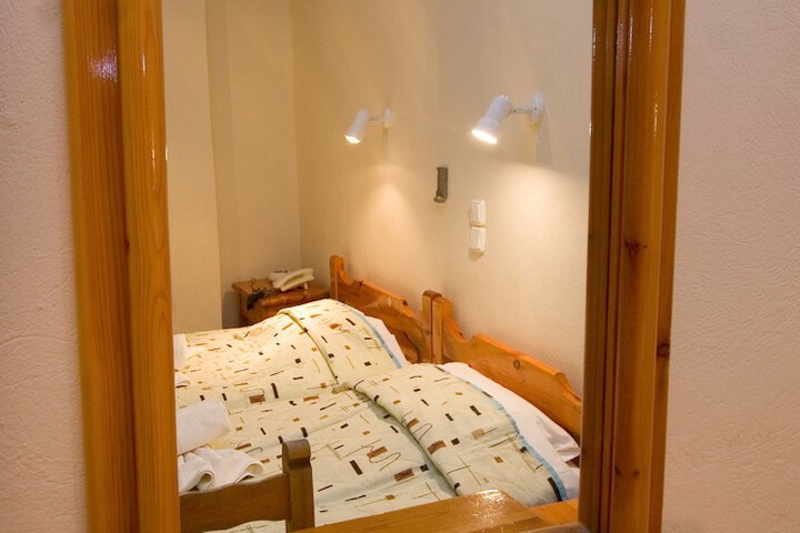 Room 7 of 37