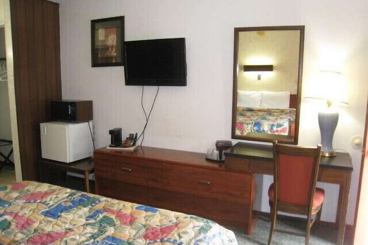 Room 5 of 43