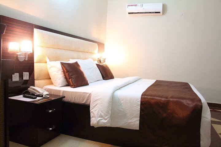Room 9 of 45