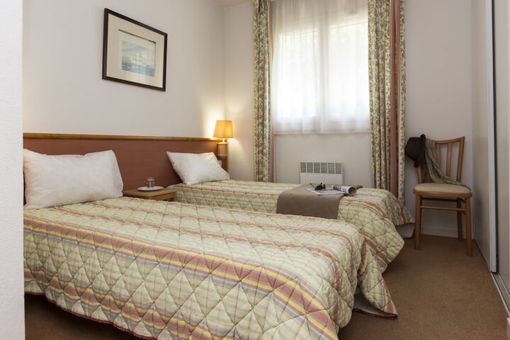 Room 9 of 25