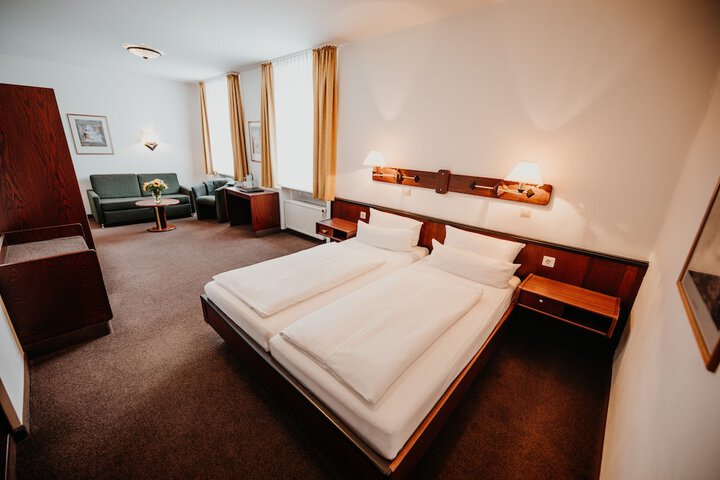 Room 18 of 73