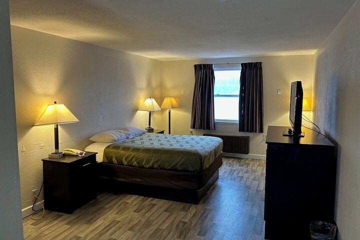 Room 3 of 13