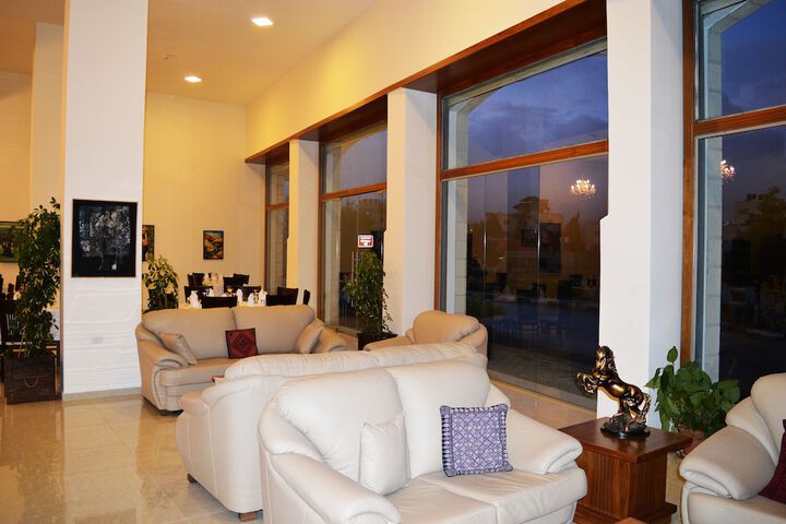 Hotel Interior 16 of 107