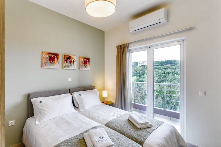 Room 8 of 75