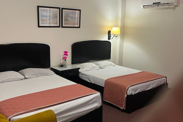 Room 7 of 11