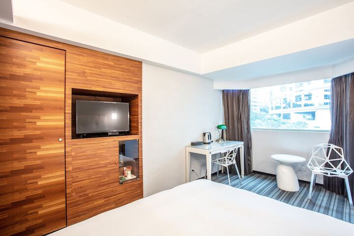 Room 12 of 74