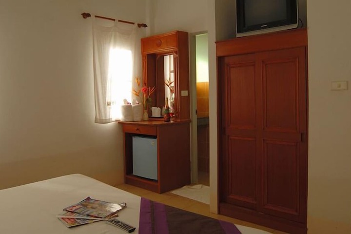 Room 9 of 31