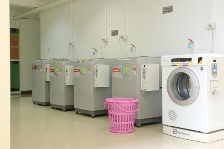 Laundry 18 of 39