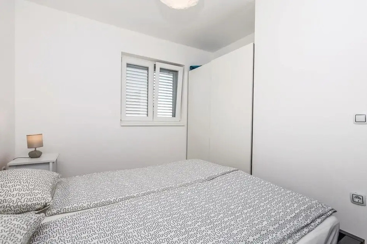 Room 2 of 16