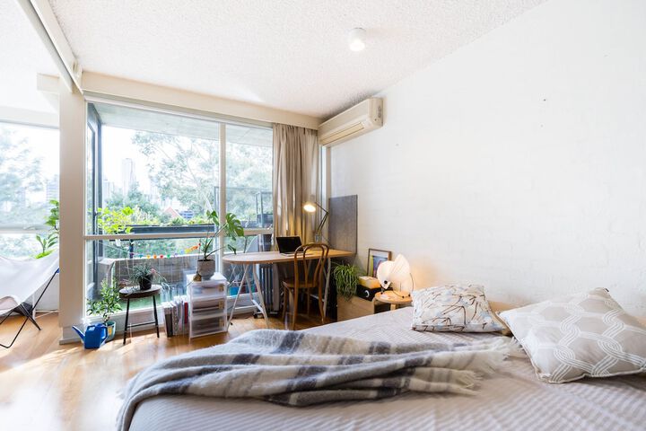 Room 4 of 15