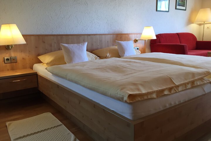 Room 4 of 42