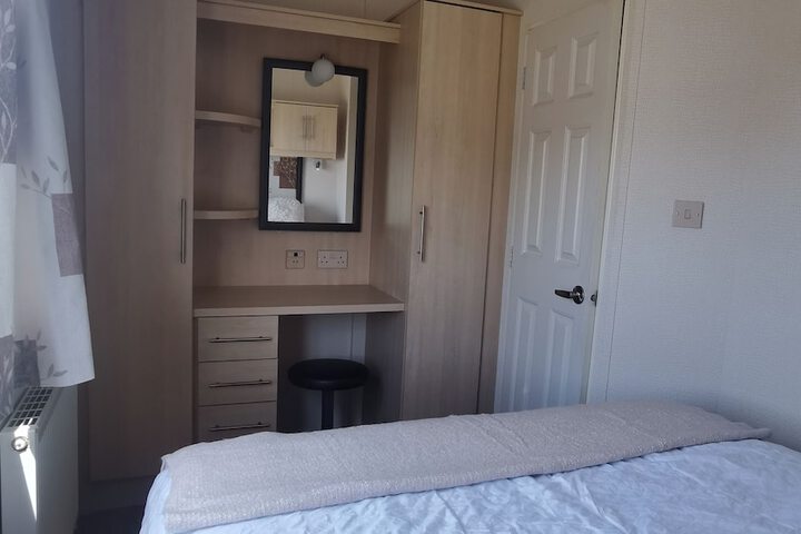 Room 3 of 43