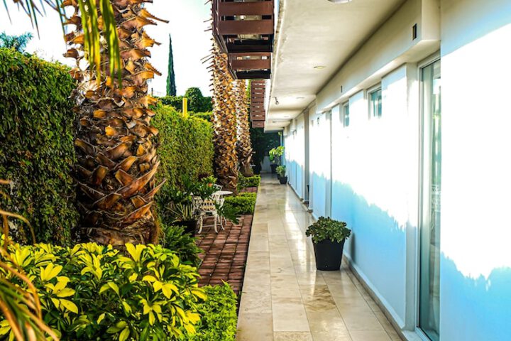 Hotel Exterior 80 of 85