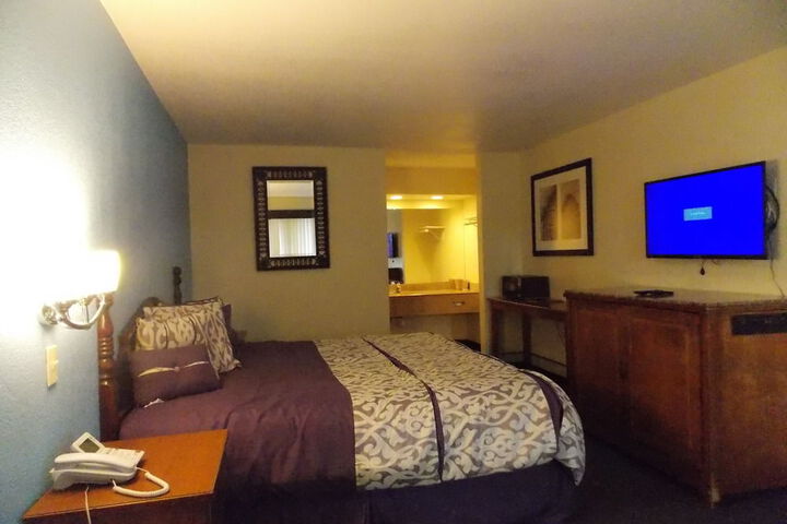 Room 24 of 128