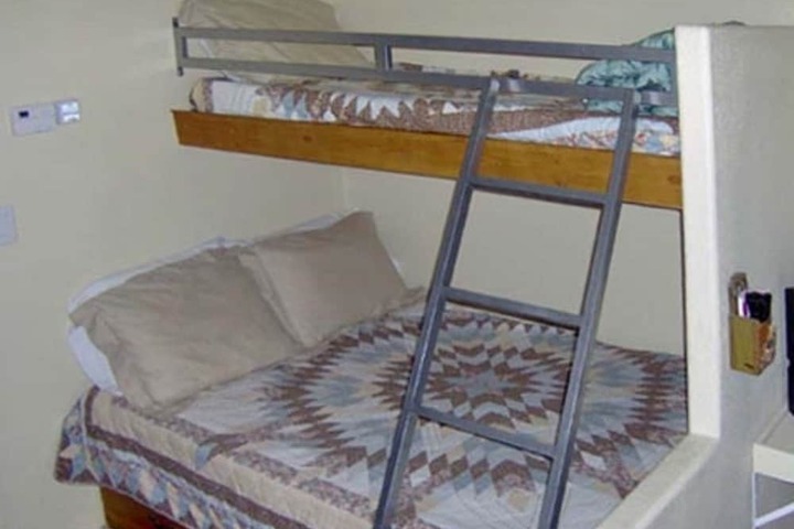 Room 14 of 87