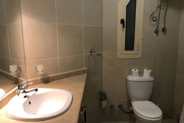 Room 103 of 126