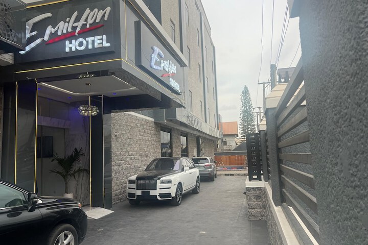 Hotel 12 of 12