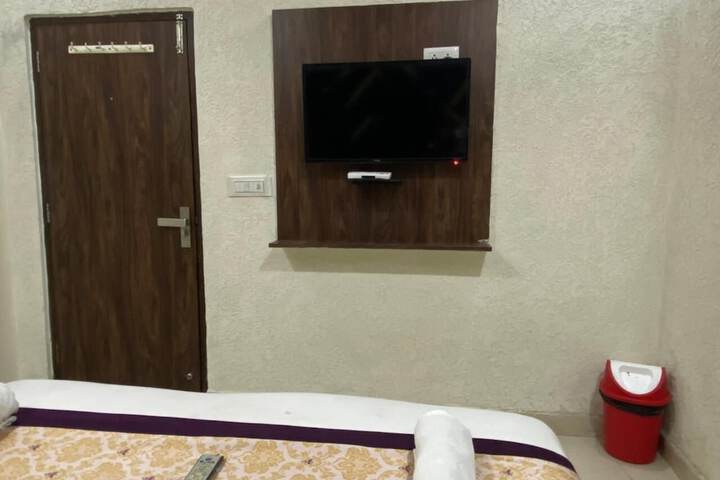 Room 15 of 46