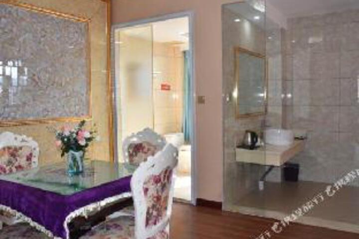 Guilin Liyin Holiday Hotel (North Railway Station Branch)