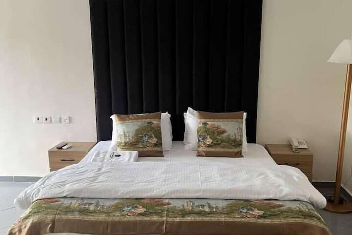 Room 3 of 18