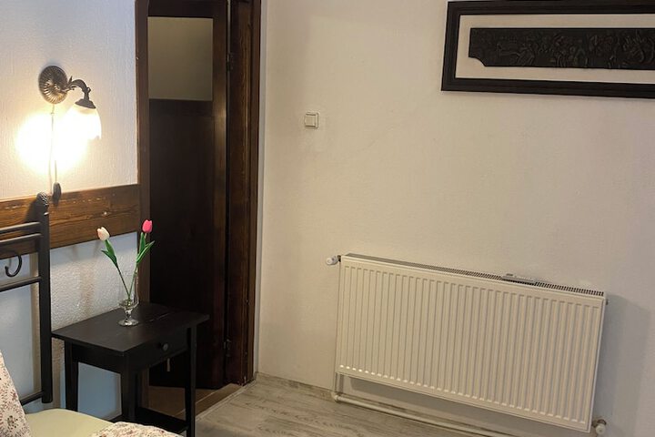 Room 16 of 113