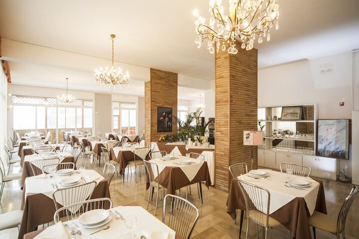 Dining Photos