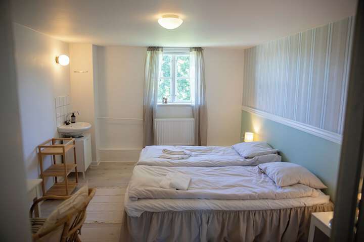 Room 4 of 15