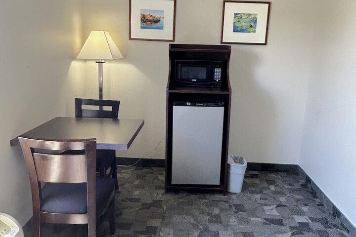 Room 18 of 37