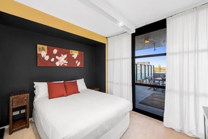 Room 8 of 40