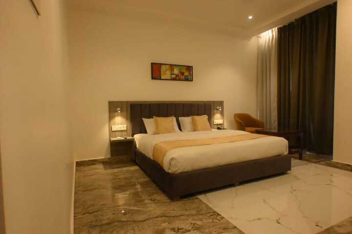 Room 18 of 62