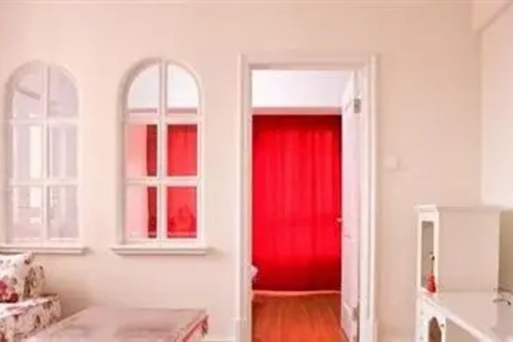Room 3 of 6