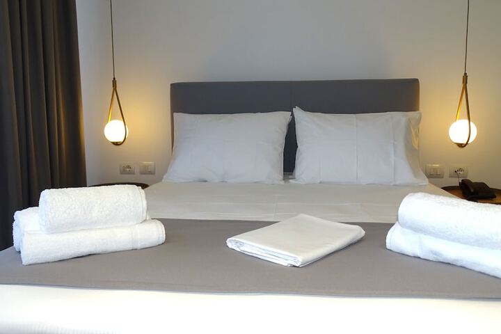 Room 44 of 94