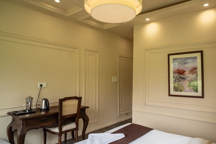 Room 12 of 39