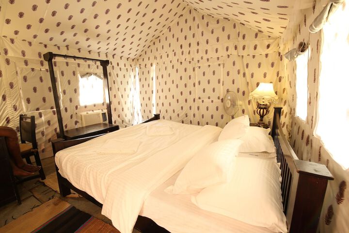 Room 29 of 193
