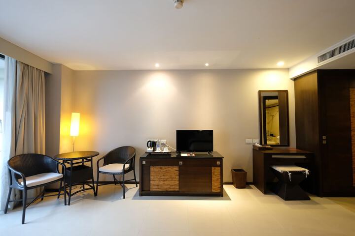 Room 18 of 175