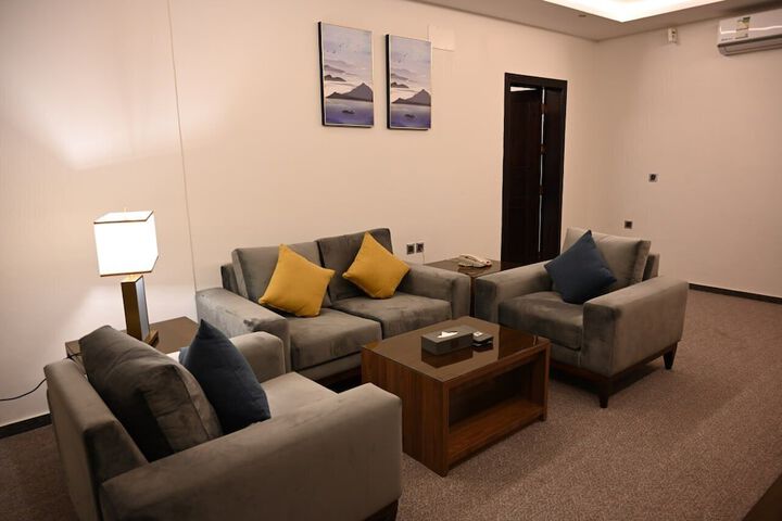 Room 12 of 17