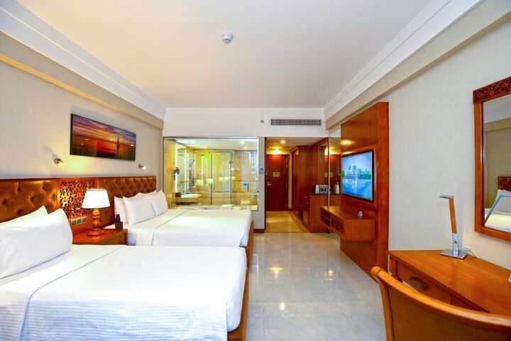 Room 43 of 89