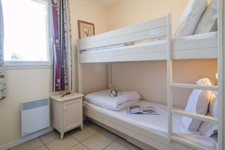 Room 5 of 109