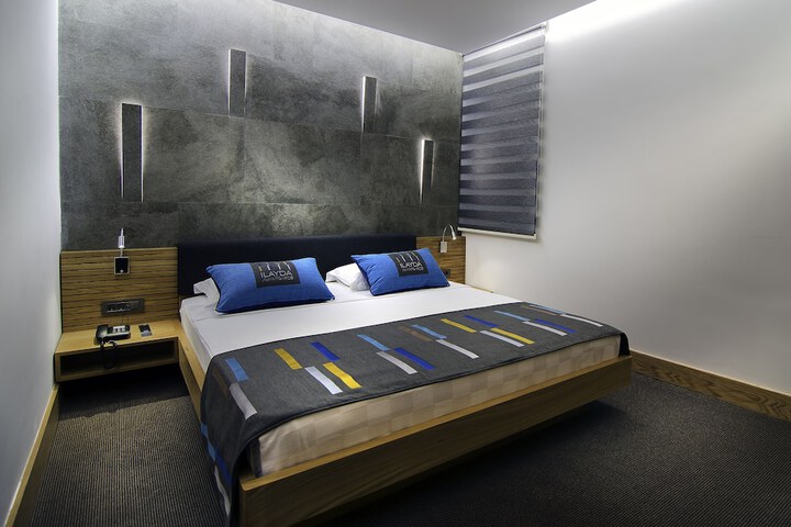Room 14 of 49