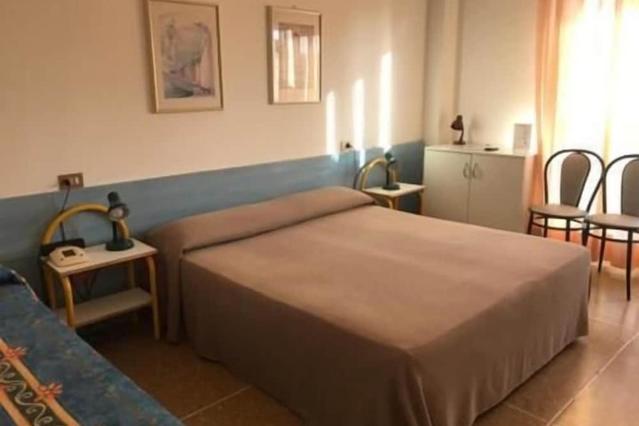 Room 10 of 41