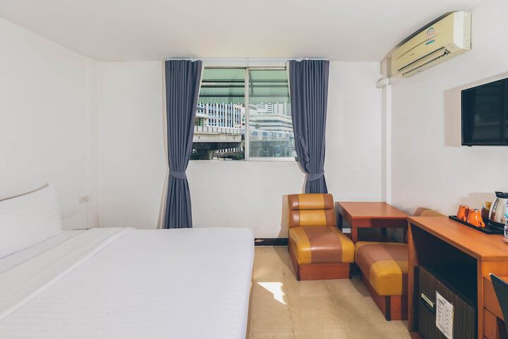 Room 19 of 28