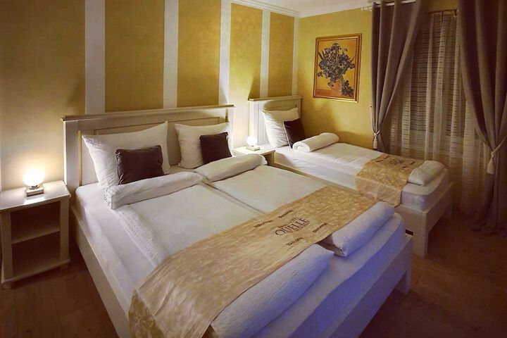 Room 53 of 266
