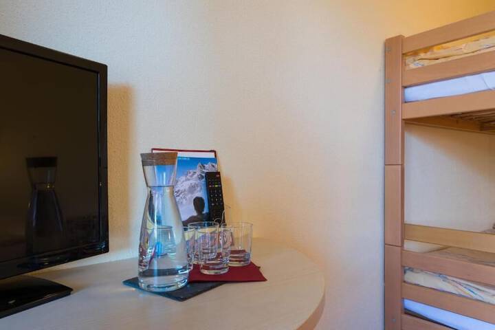 Room 10 of 47