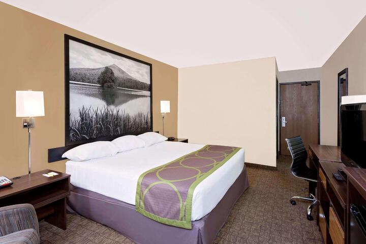 1 King Bed (11 of 21)