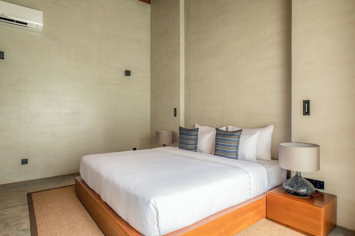 Room 17 of 82