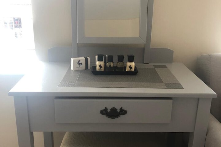 Room 9 of 25