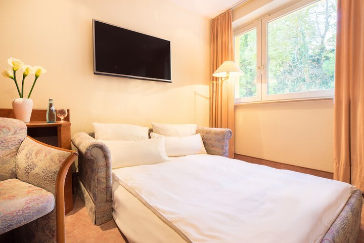 Room 7 of 40